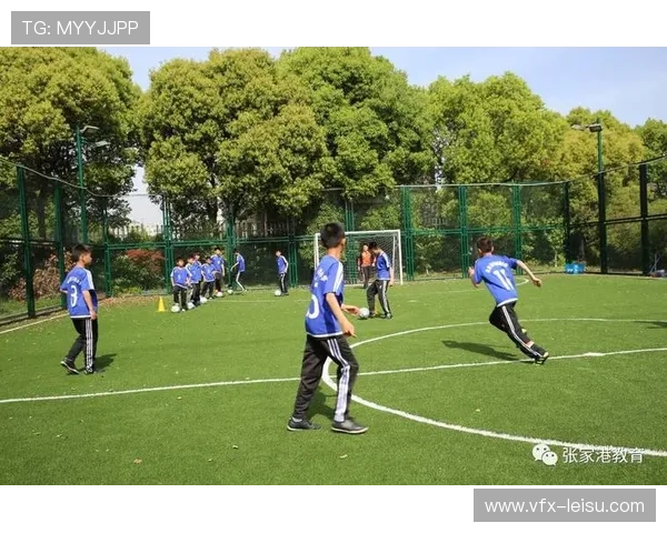 小球员赛场展风采 三角塘小学彭依灵平衡排球与学业